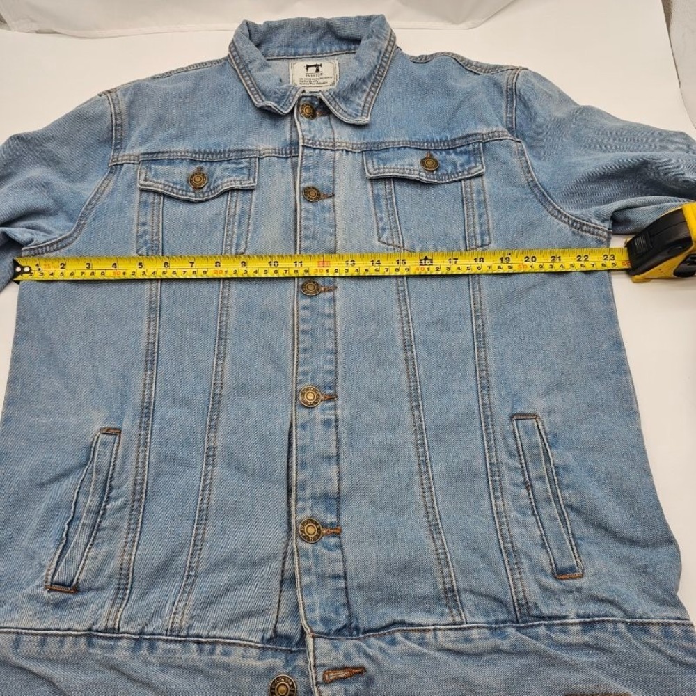 Fashion Denim Jacket Mens XL Light Wash Excellent Button Up Trucker Coat